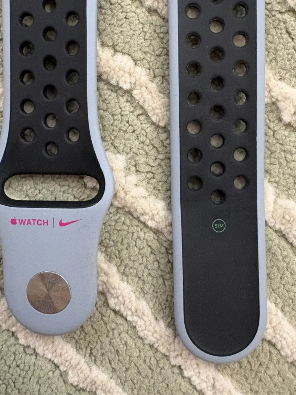 Official Apple Watch x Nike Sport Band - Grey / Black (S/M)